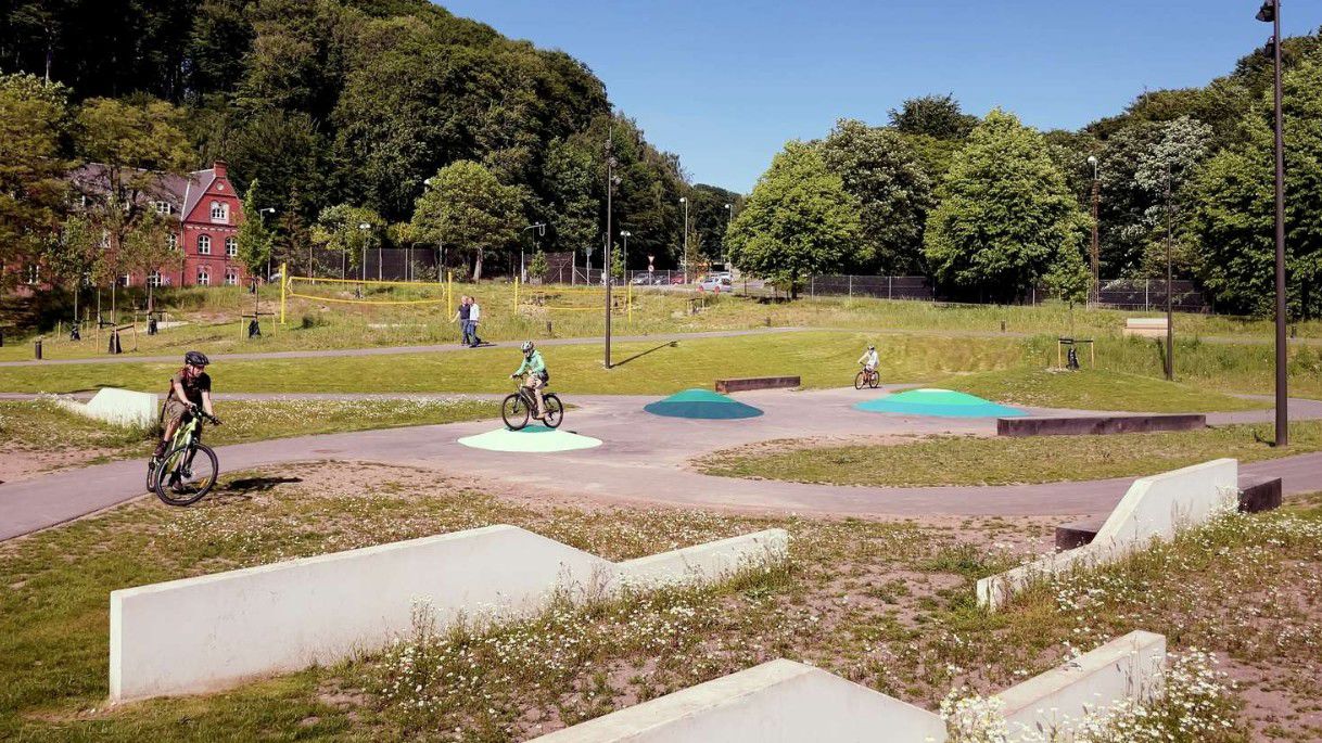 Fire cyklister i Tommy Troelsens Park