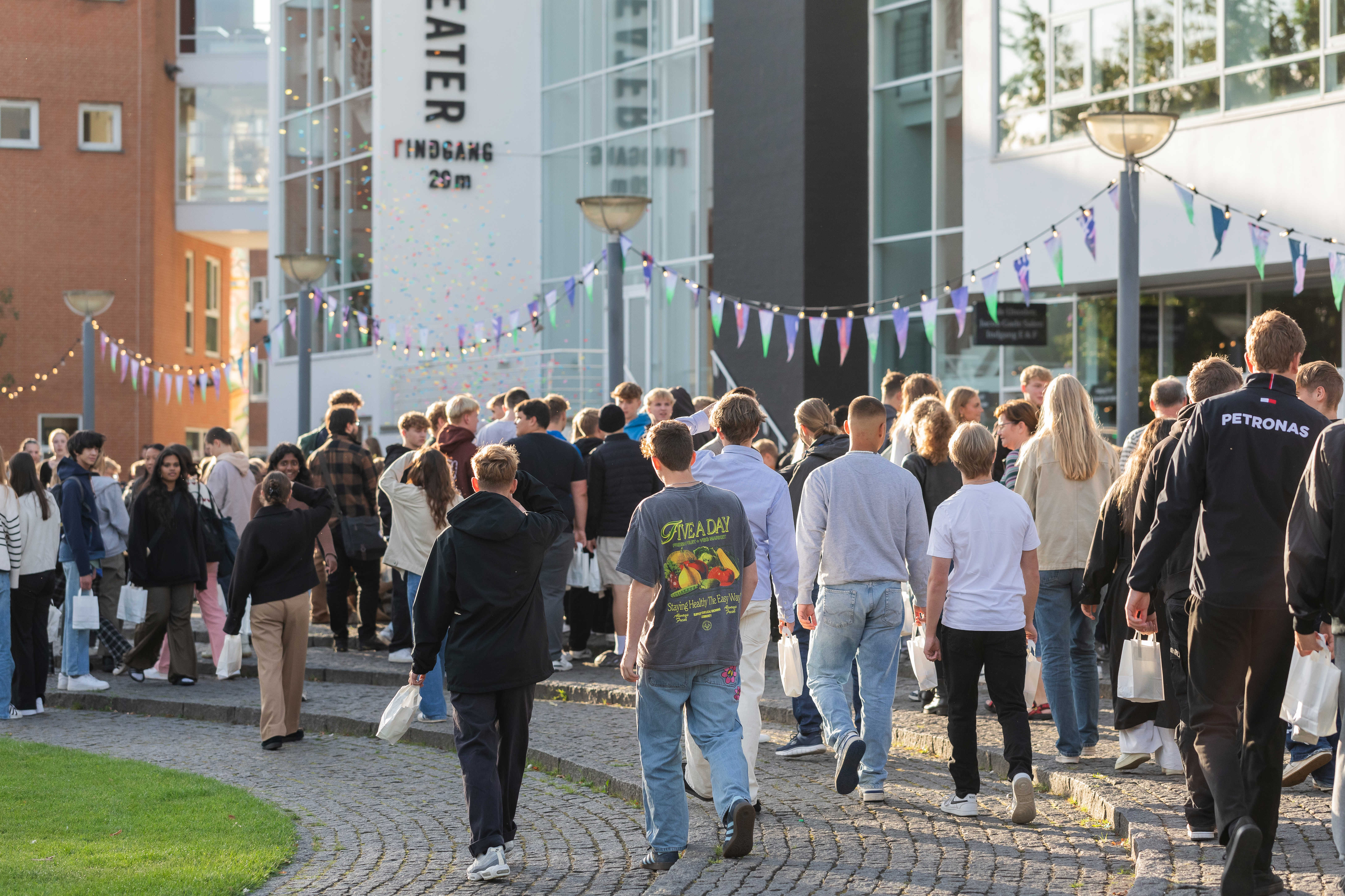 Vestfest unge i Byparken i Vejle