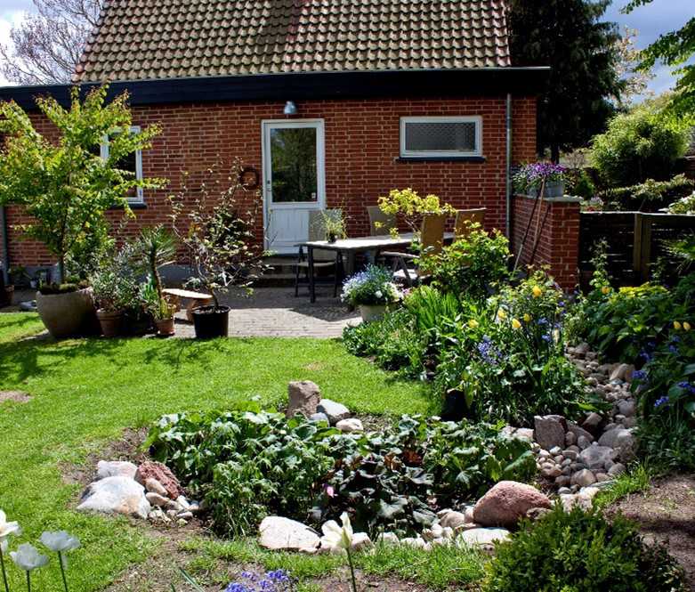 Eksempel på regnbed i haven