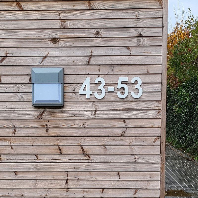 Eksempel på, hvordan et henvisningsskilt kan se ud