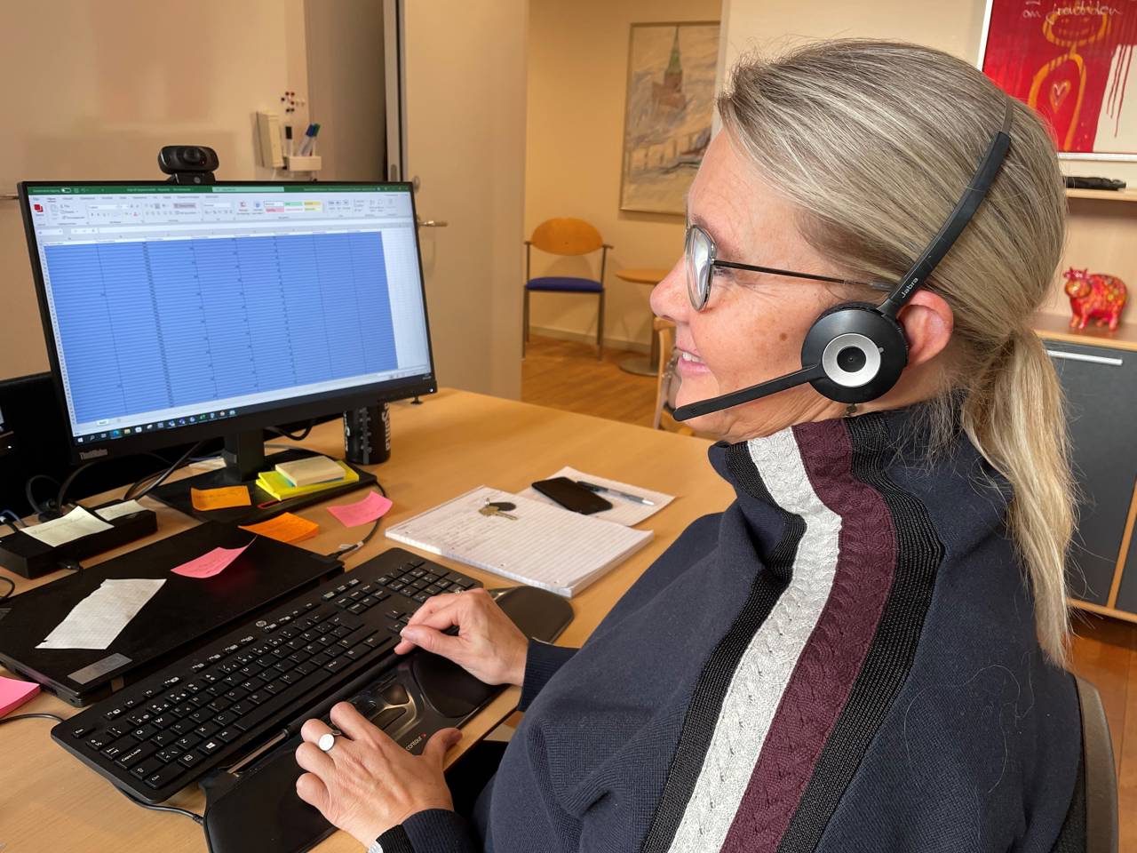 Susanne, der hjælper borgerne med at få styr på deres gæld i sit job i Opkrævningen.